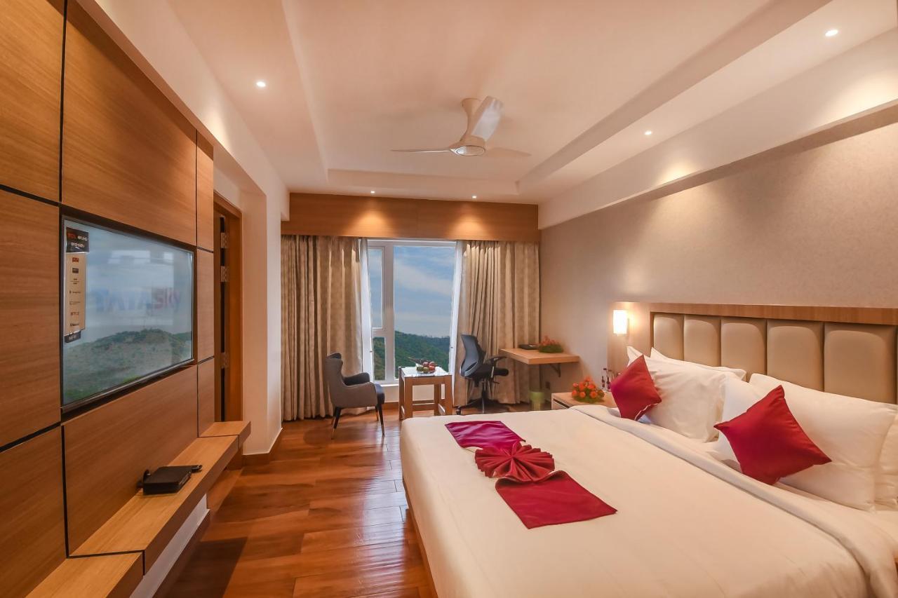 Emerald Clarks Inn Suites مَسّور المظهر الخارجي الصورة