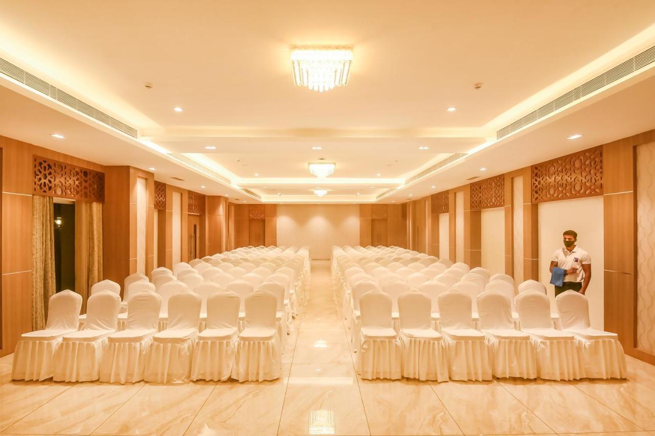 Emerald Clarks Inn Suites مَسّور المظهر الخارجي الصورة