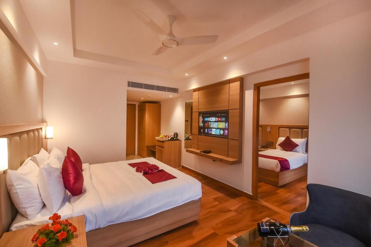 Emerald Clarks Inn Suites مَسّور المظهر الخارجي الصورة