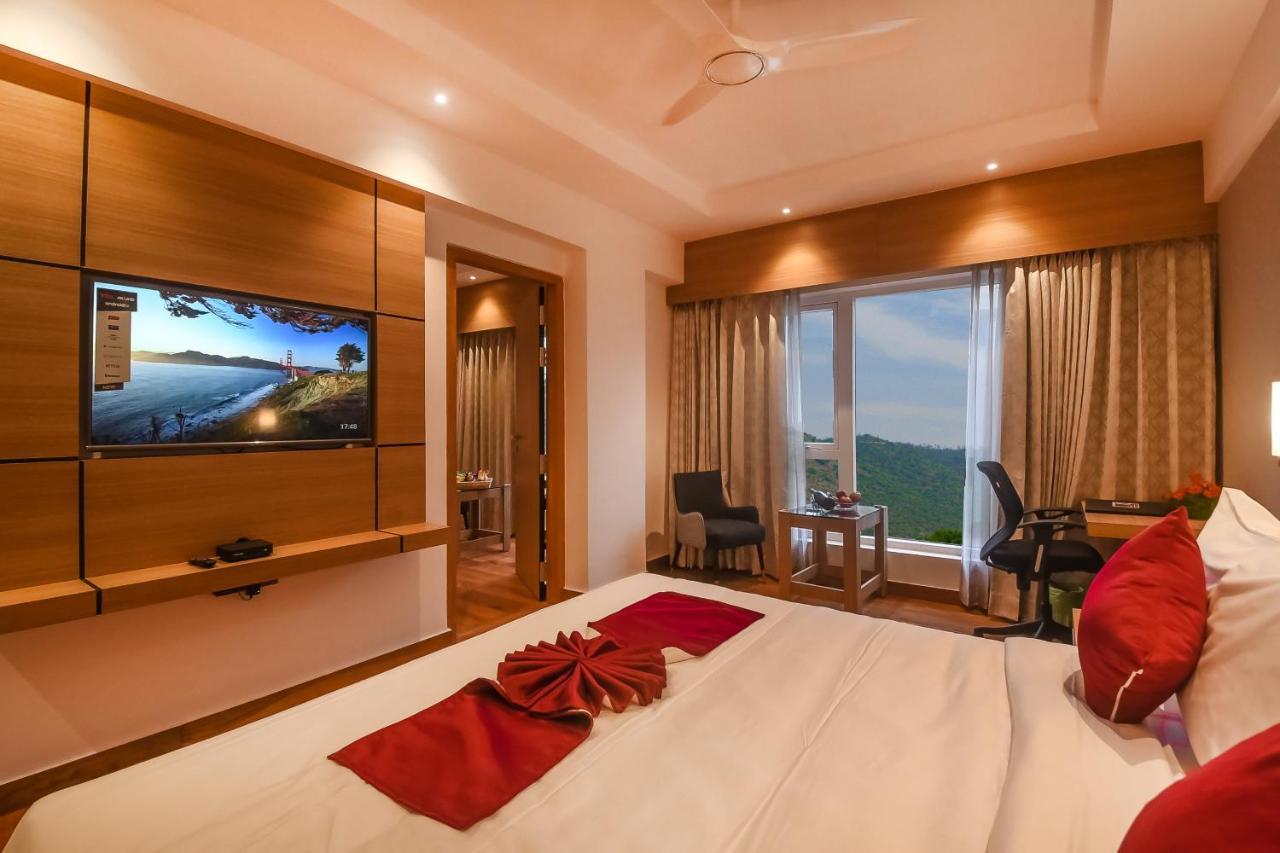 Emerald Clarks Inn Suites مَسّور المظهر الخارجي الصورة