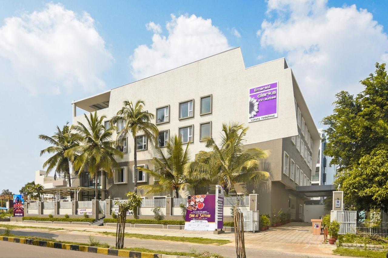 Emerald Clarks Inn Suites مَسّور المظهر الخارجي الصورة