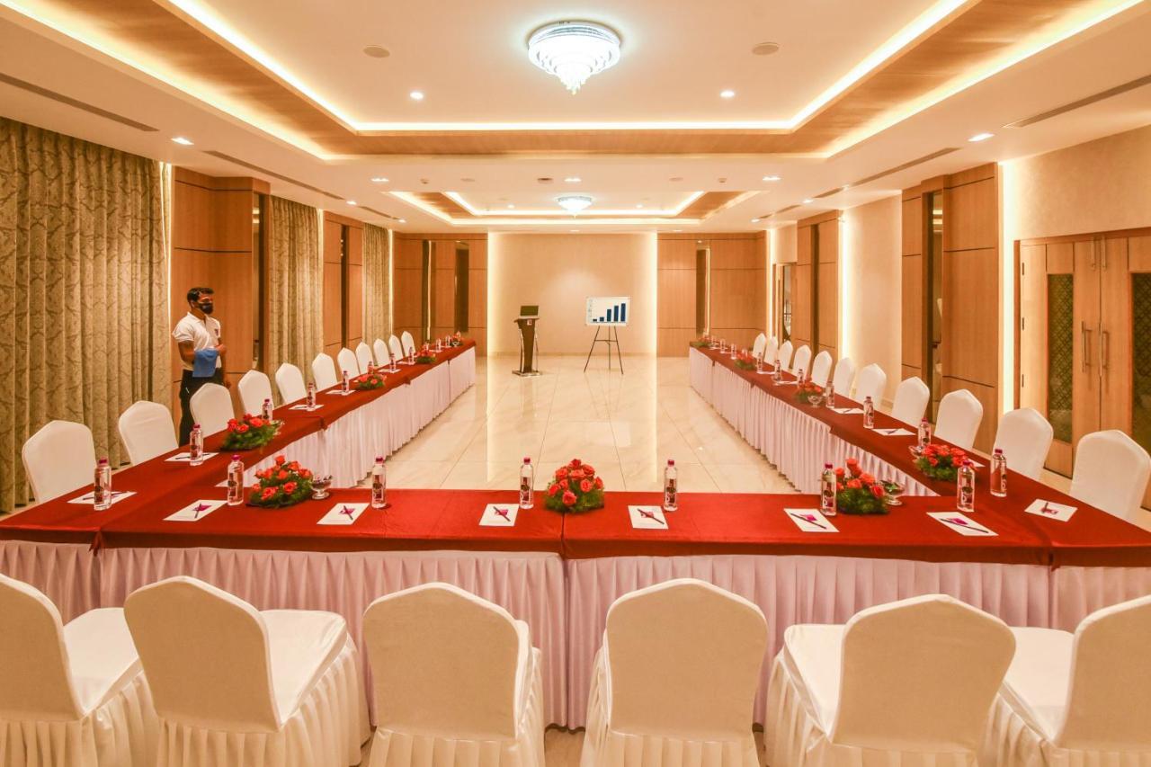 Emerald Clarks Inn Suites مَسّور المظهر الخارجي الصورة